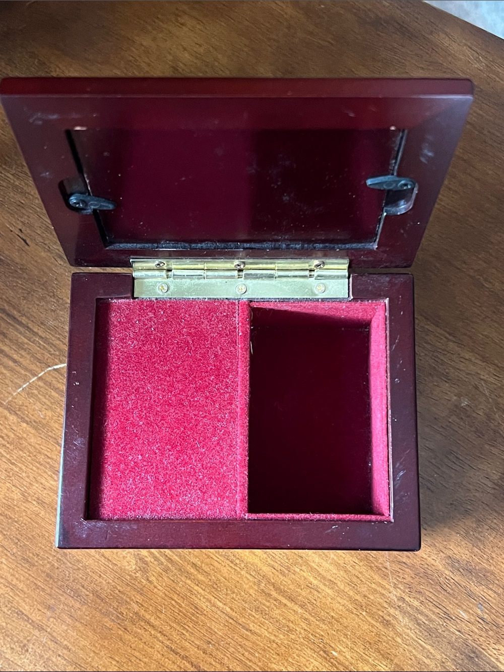 Music Box Wood ~ 5”x4” Keepsake Jewelry Box Plays “Endless Love”